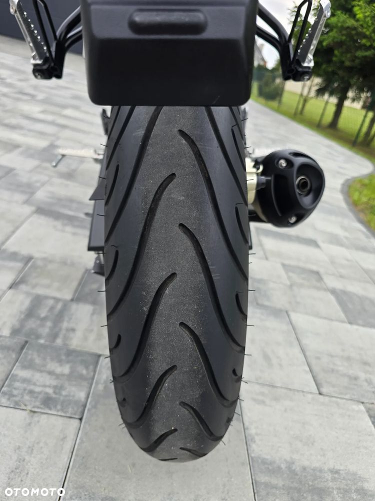 Yamaha YZF - 19