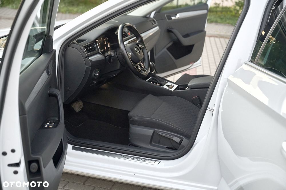 Skoda Superb 1.5 TSI Ambition DSG - 23