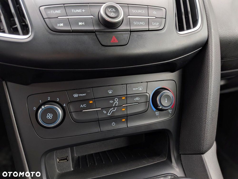 Ford Focus 1.6 Platinium X - 26