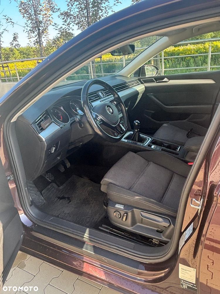 Volkswagen Passat Variant 2.0 TDI BMT Trendline - 11