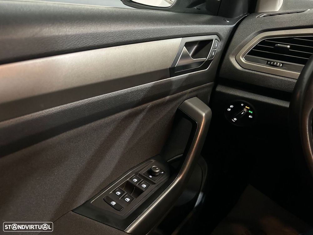 VW T-Roc 1.0 TSI Style - 37