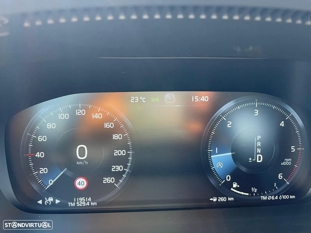 Volvo V90 2.0 D4 Momentum Geartronic - 12