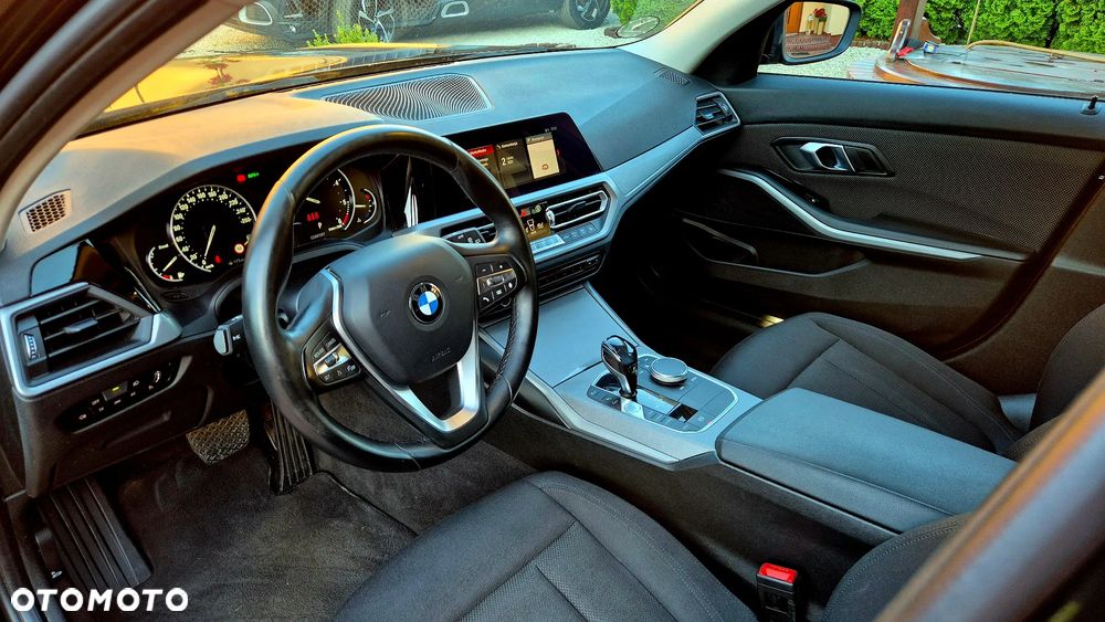 BMW Seria 3 320d Edition Luxury Line Purity - 36