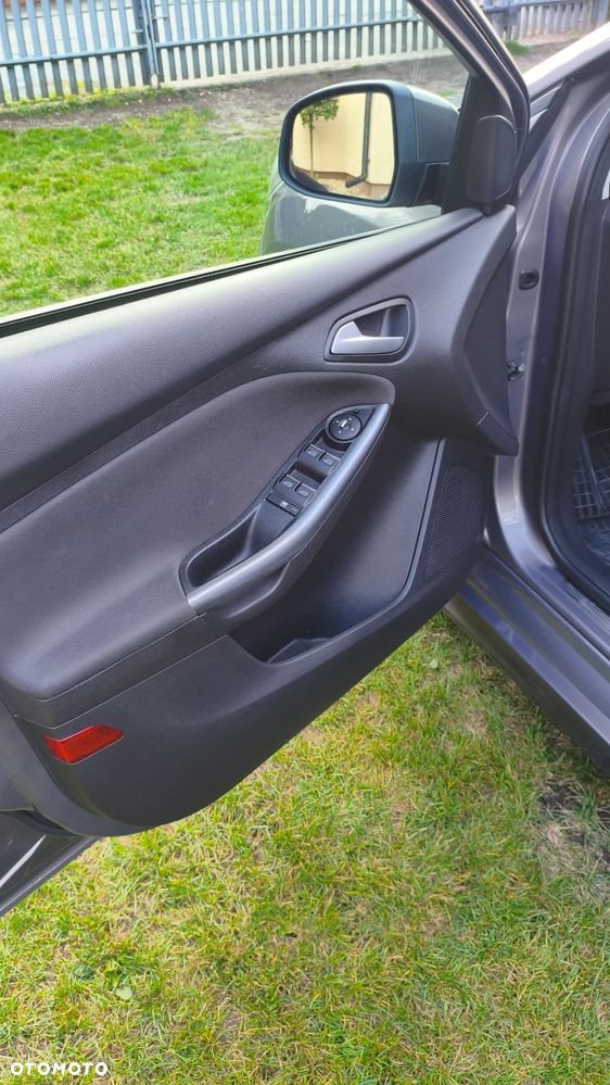 Ford Focus 1.6 TDCi ECOnetic 88g Start-Stopp-System Titanium - 11