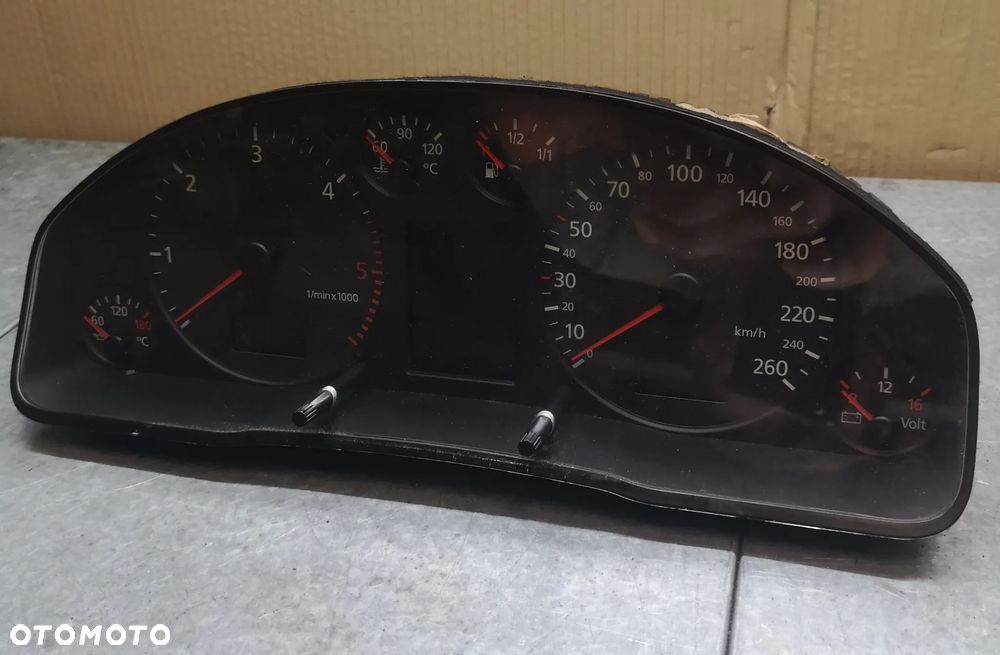 AUDI A6 C5 LICZNIK ZEGARY 4B0920931M