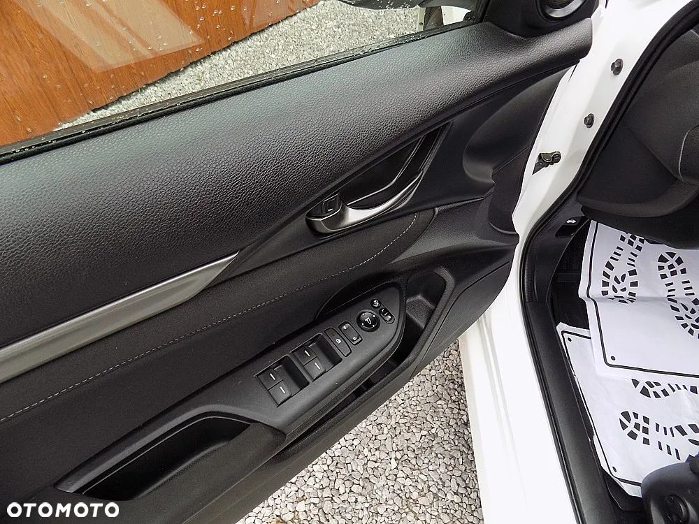Honda Civic 1.0 i-VTEC Turbo CVT Executive - 9
