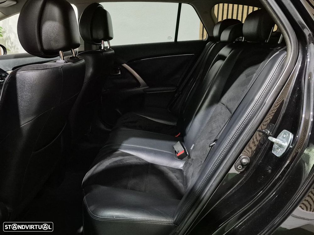 Toyota Avensis SW 2.0 D-4D Exclusive - 28
