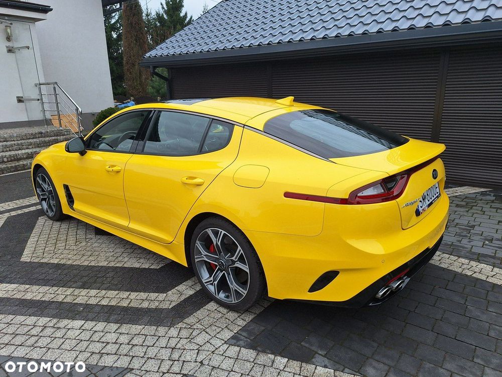 Kia Stinger - 25