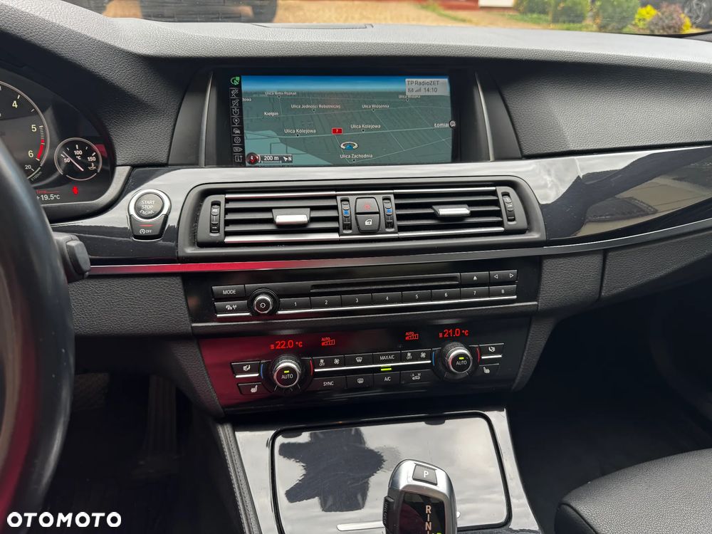 BMW Seria 5 520d xDrive - 14