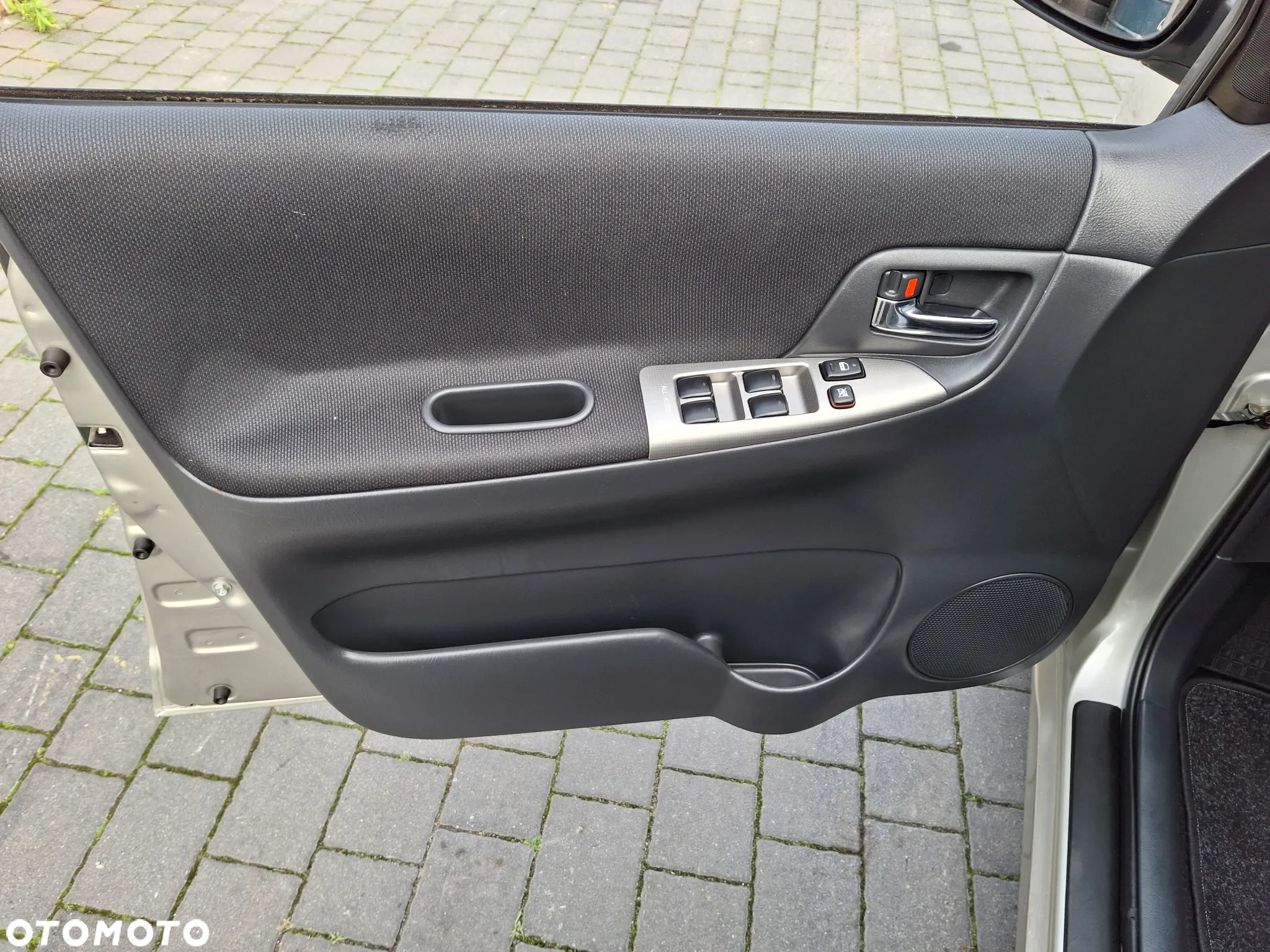 Toyota Corolla Verso 2.0 D-4D Sol - 28