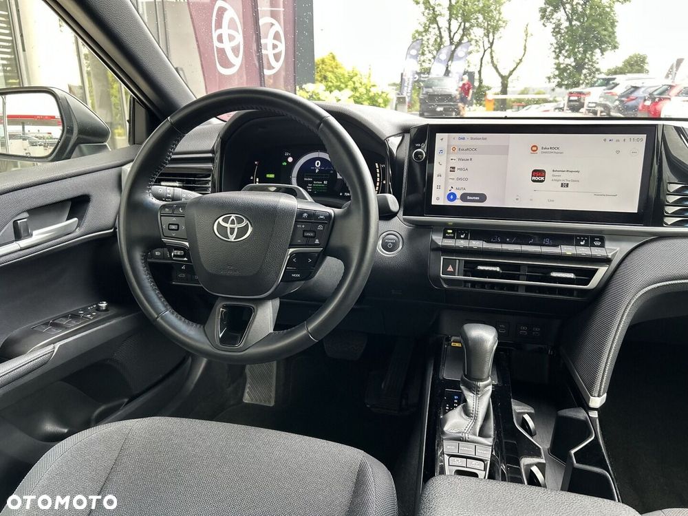 Toyota Camry - 12