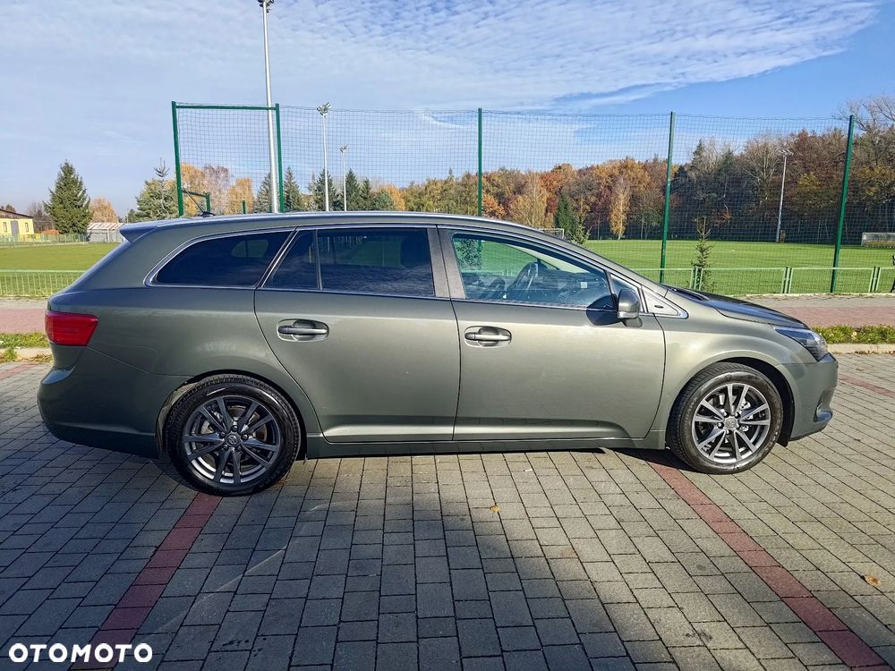 Toyota Avensis 1.8 Sol plus NAVI - 3