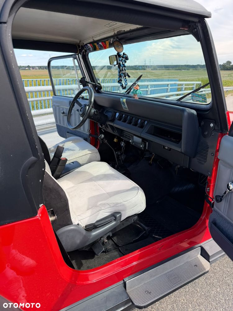 Jeep Wrangler - 10