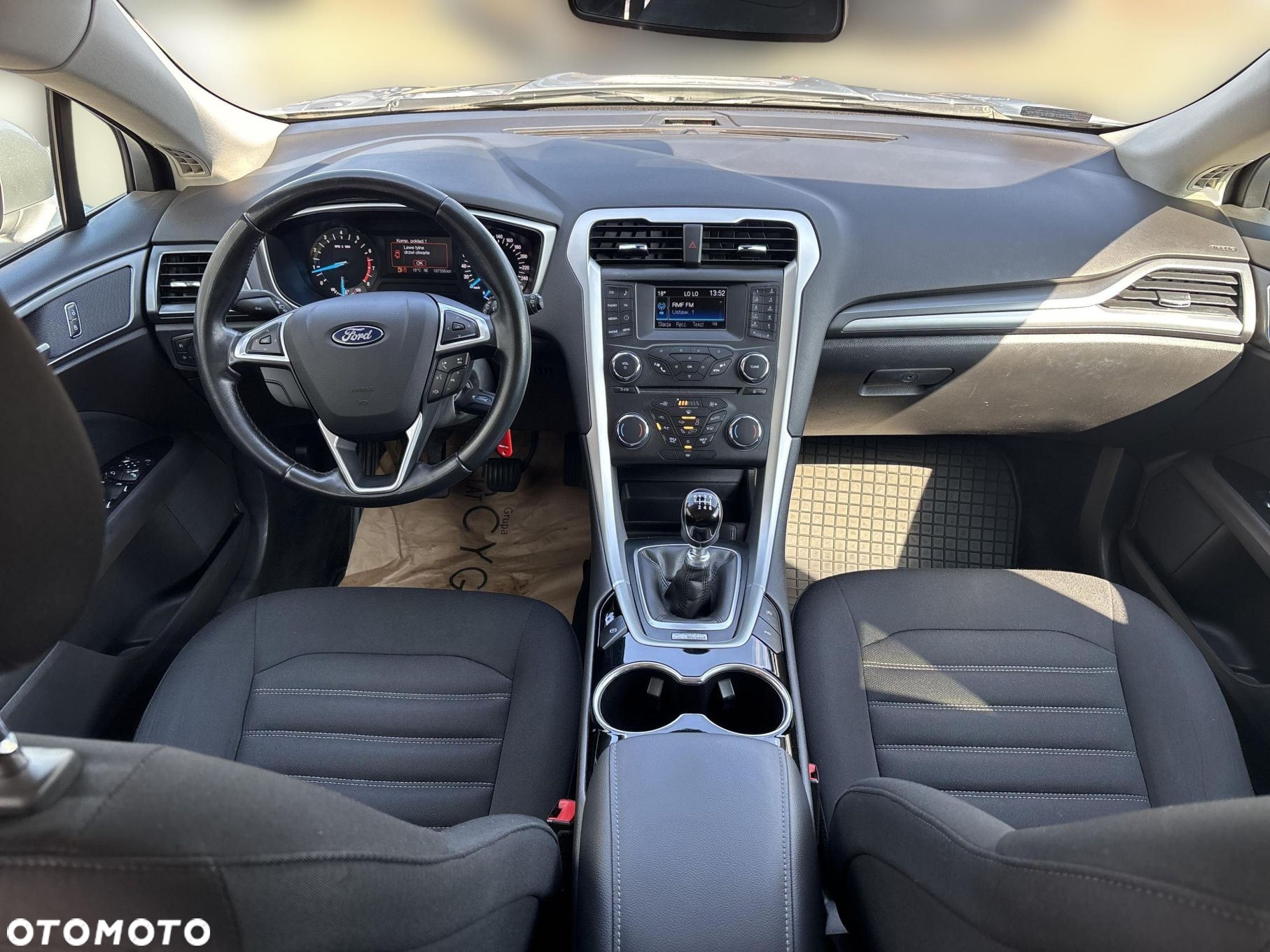 Ford Mondeo 1.5 EcoBoost Ambiente - 9