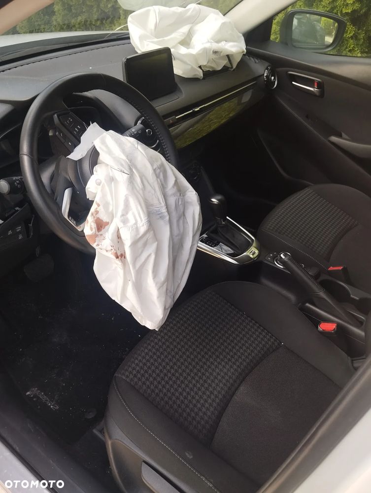 Mazda 2 - 10