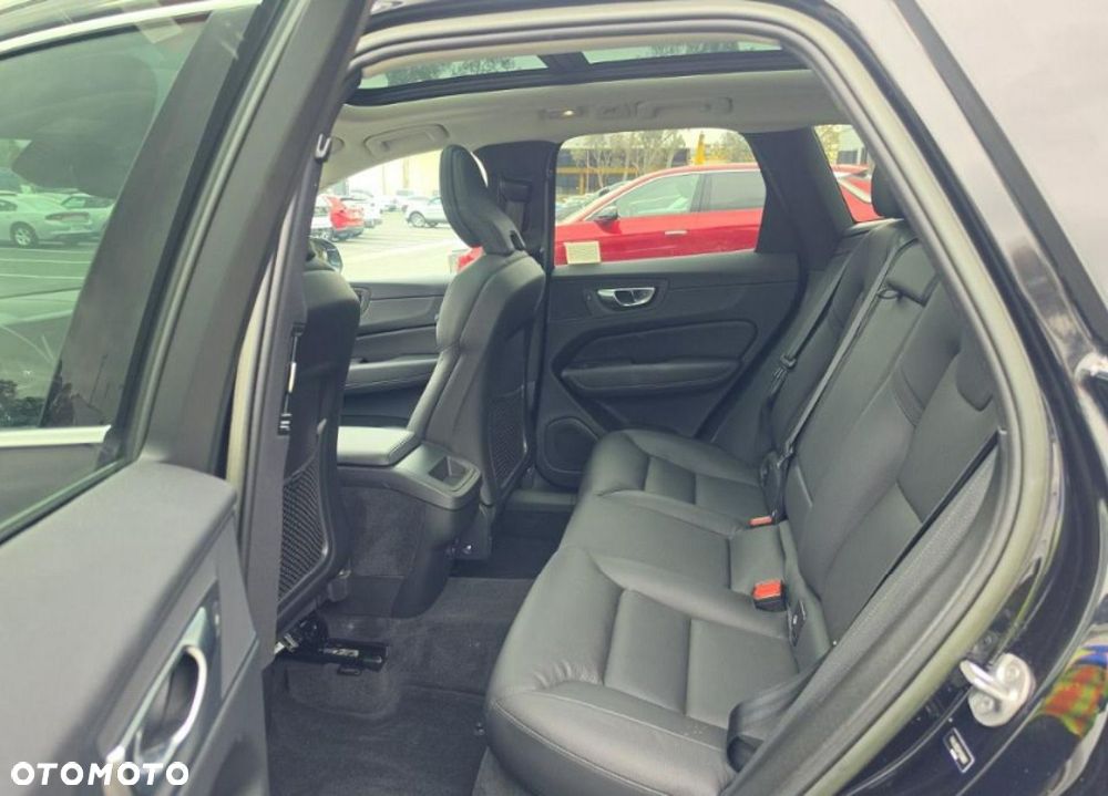 Volvo XC 60 B5 B AWD Plus Bright - 11