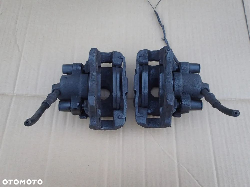 ZACISKI BMW E36 328i Tył tylne wentylowane kompletne GWARANCJA WYSYŁKA