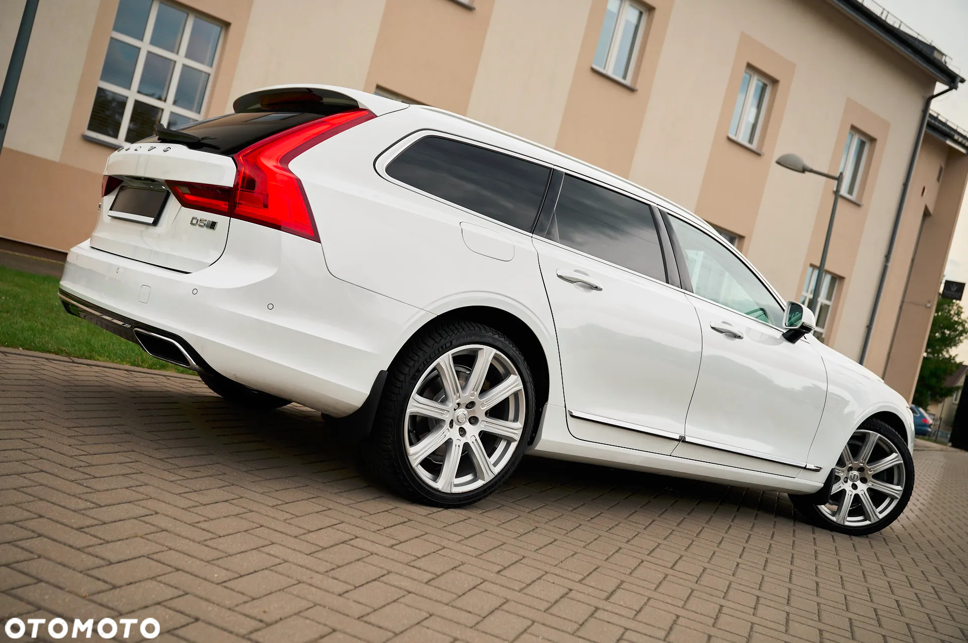 Volvo V90 D5 AWD Geartronic Inscription - 4