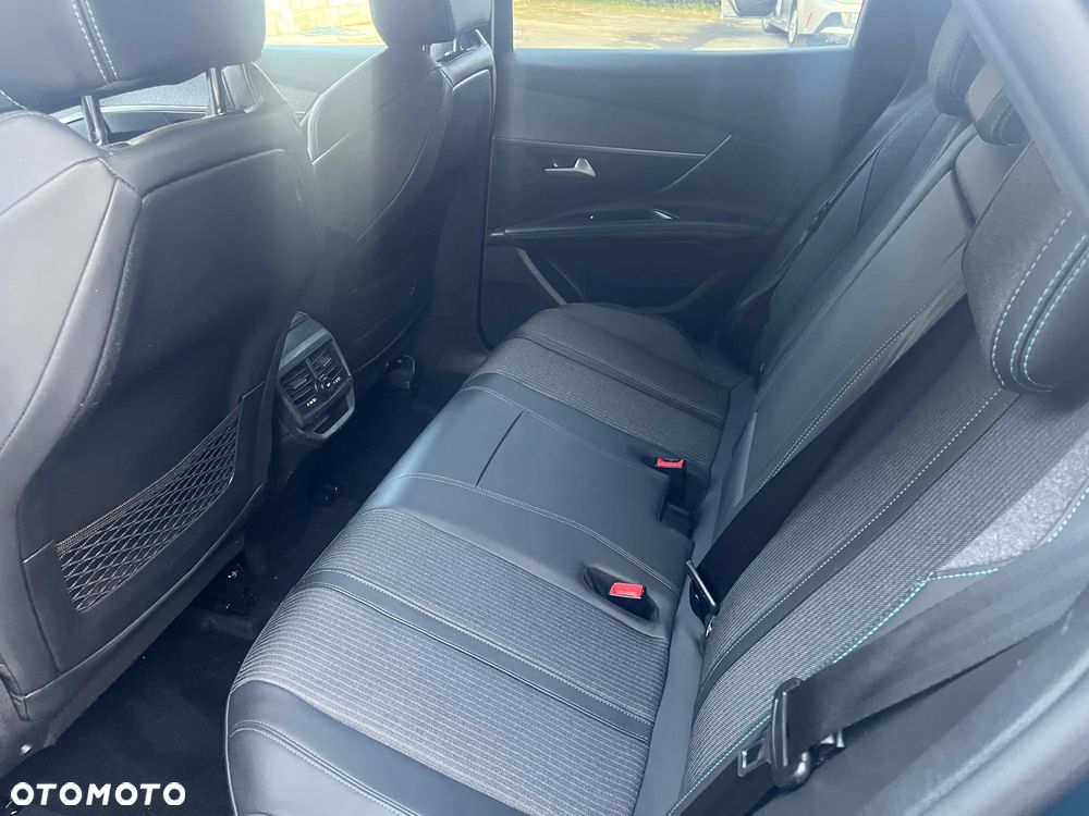 Peugeot 3008 1.6 PureTech HYbrid Allure S&S EAT8 - 11