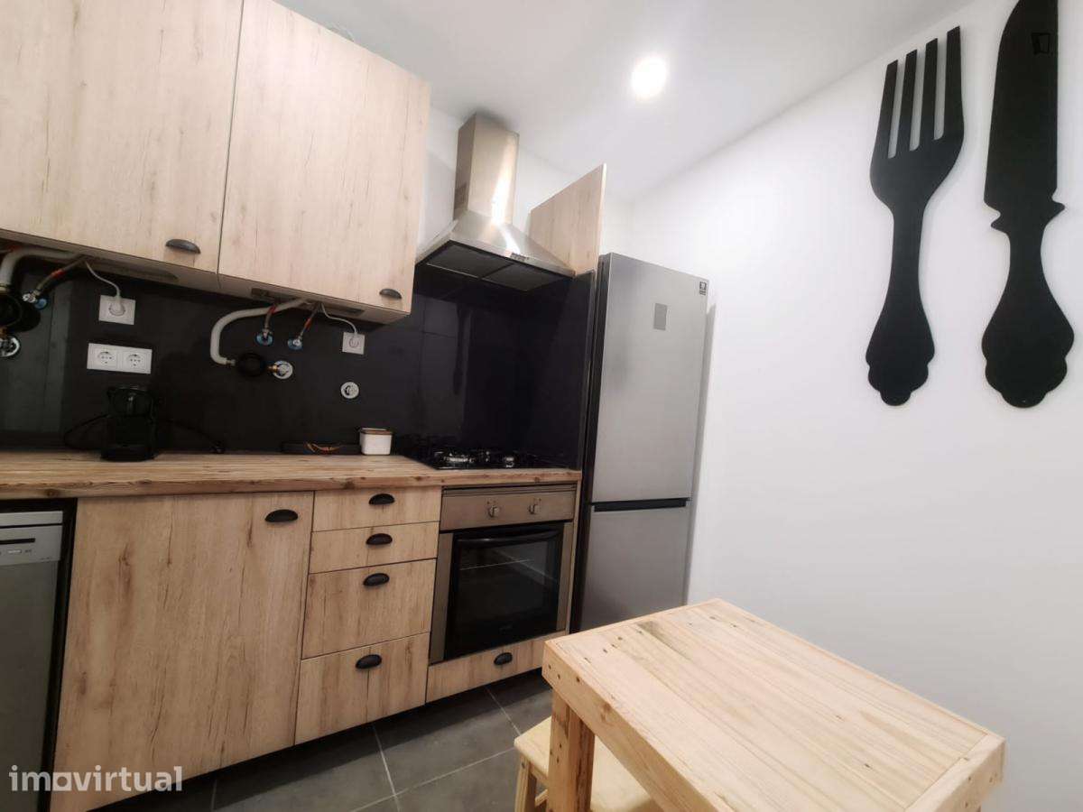 Quarto - localizado em Baixa Coimbra - Grande imagem: 2/9