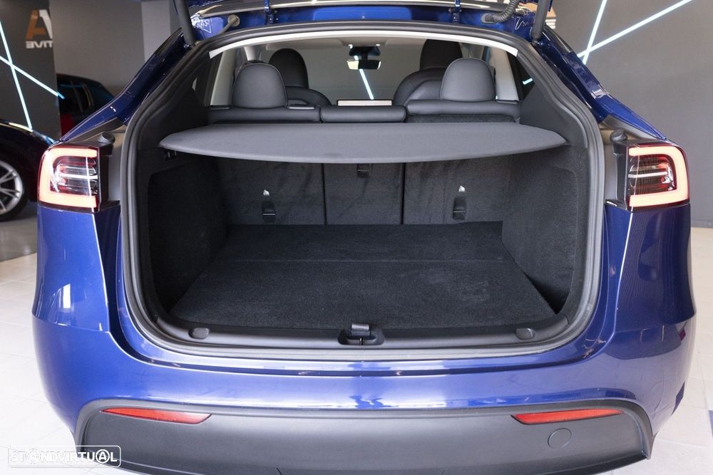 Tesla Model Y Standard - 28