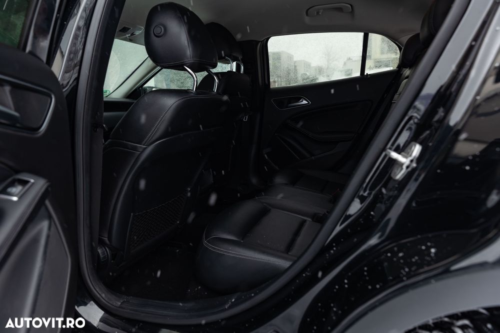 Mercedes-Benz GLA 220 d 4Matic 7G-DCT Style - 19