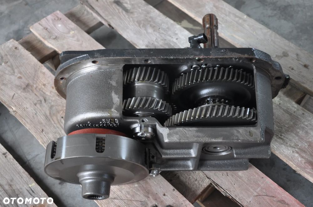 Wom zebatka wałek Deutz Fahr M620 - 3