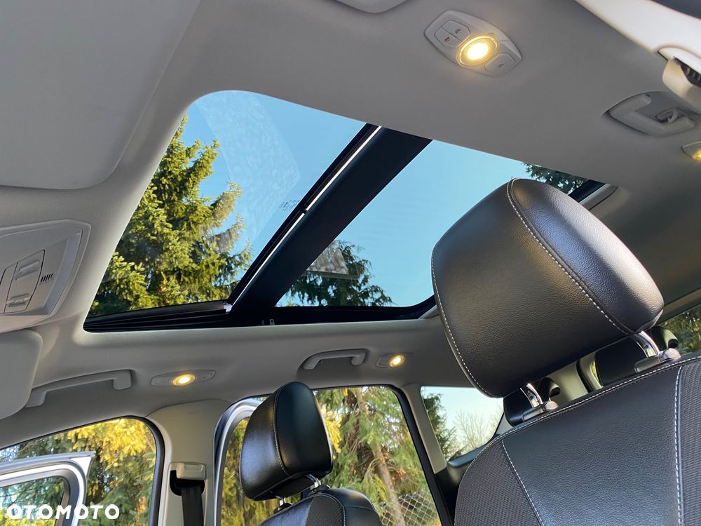 Ford Kuga 2.0 TDCi 2x4 Titanium - 22