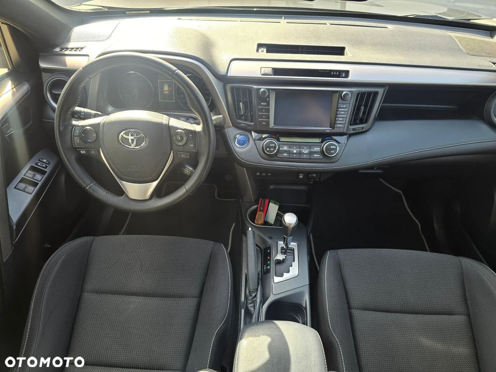 Toyota RAV4 - 10