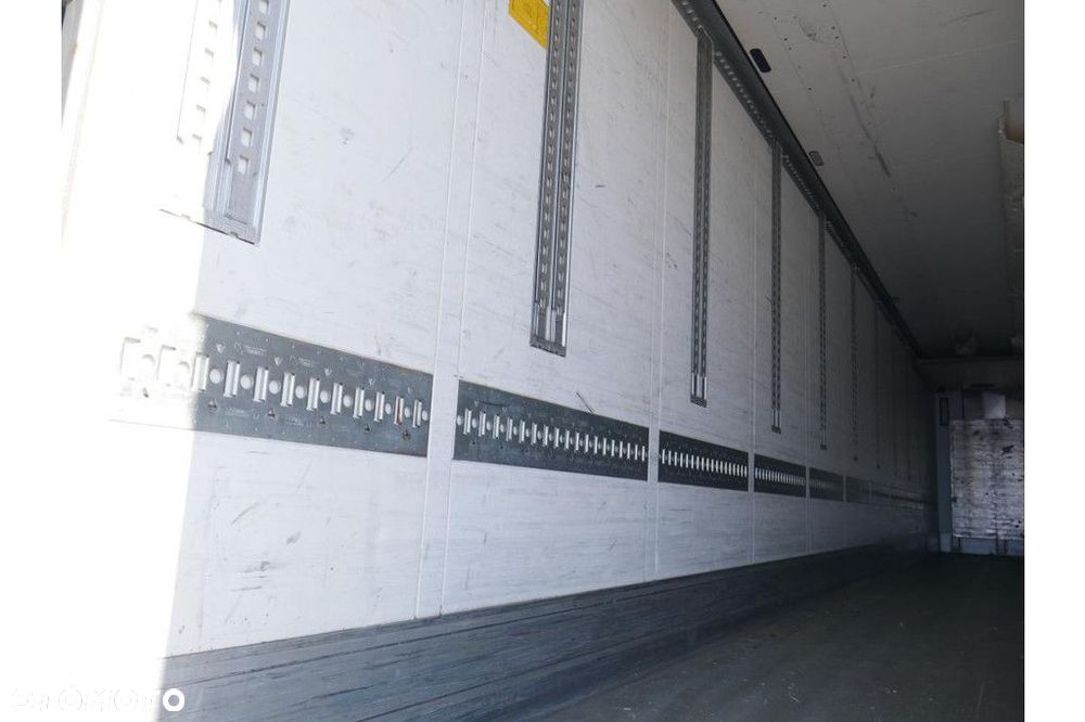Schmitz Cargobull Trailer Reefer Flower Width & Dual Temp & Double Stock Straight - 17