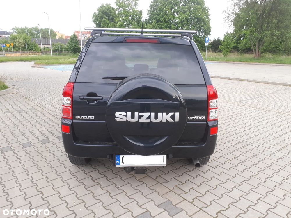 Suzuki Grand Vitara 2.0 Club Family - 12
