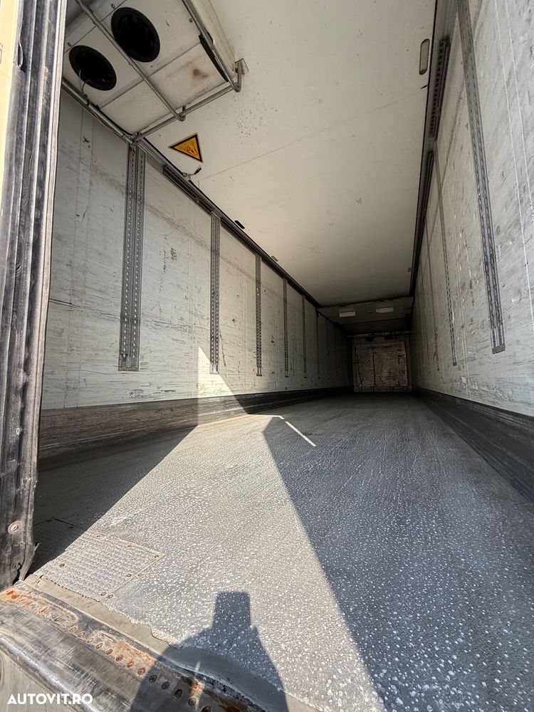 Schmitz Cargobull Semiremorca Frigorifică Dubla Temperatura - 30