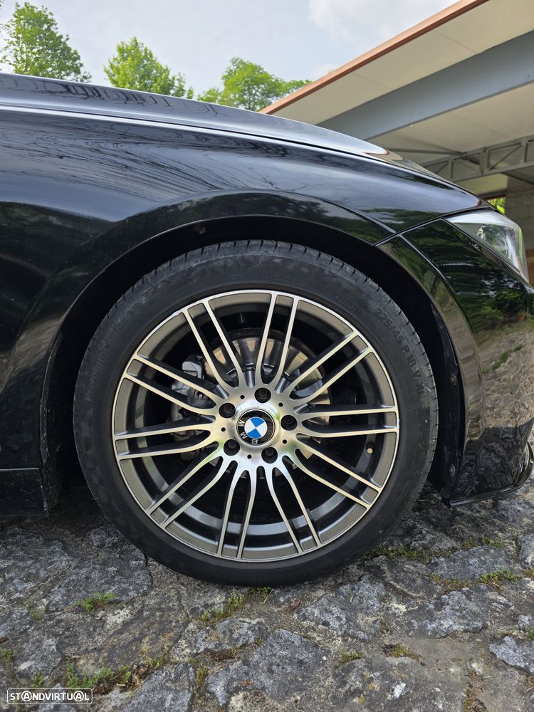 BMW 320 i Pack M Auto - 4
