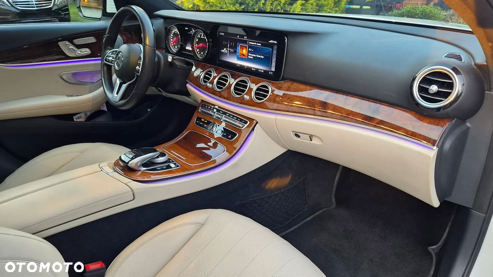 Mercedes-Benz Klasa E 450 4Matic 9G-TRONIC - 19