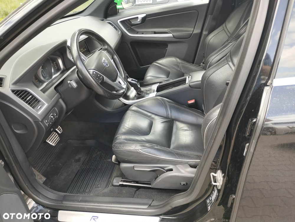 Volvo XC 60 D5 AWD R-Design Momentum - 8