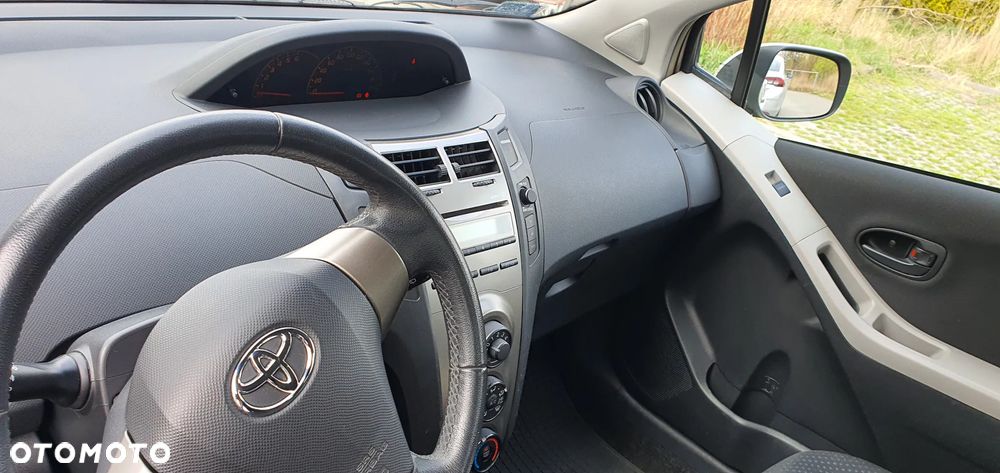 Toyota Yaris 1.33 Luna - 8