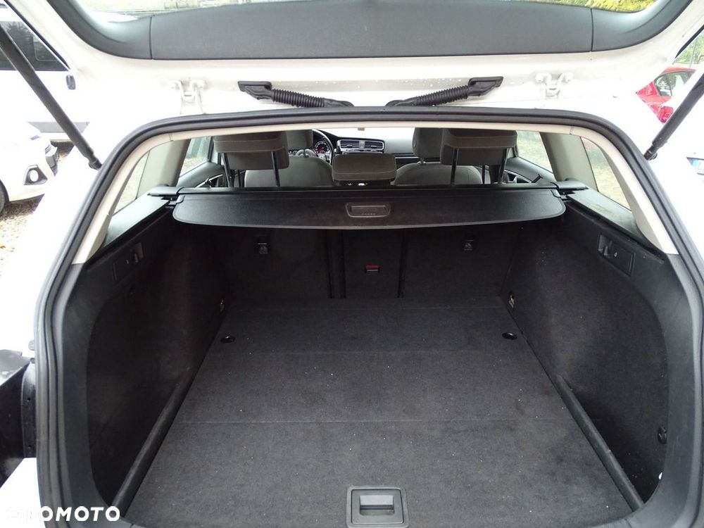 Volkswagen Golf - 26
