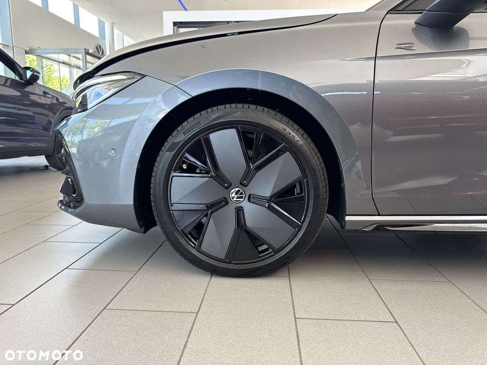 Volkswagen Passat - 19