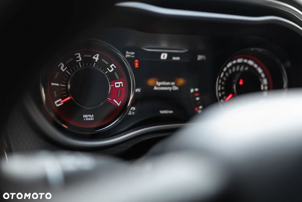 Dodge Challenger - 18