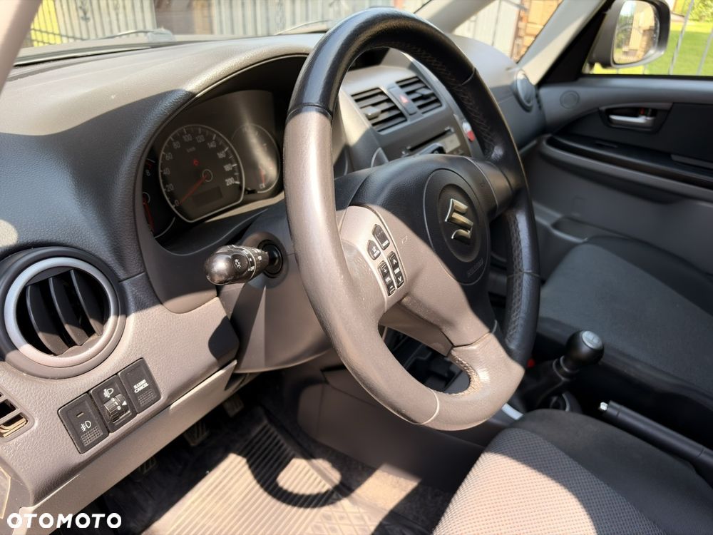 Suzuki SX4 1.5 - 17