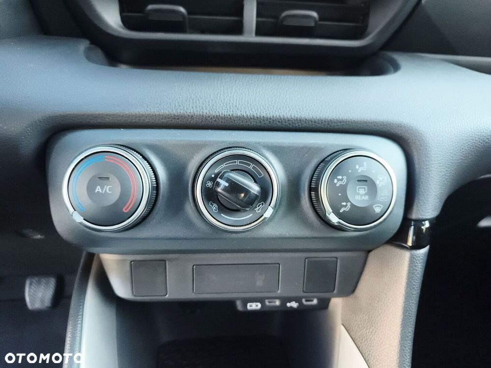 Toyota Yaris 1.5 Comfort - 24