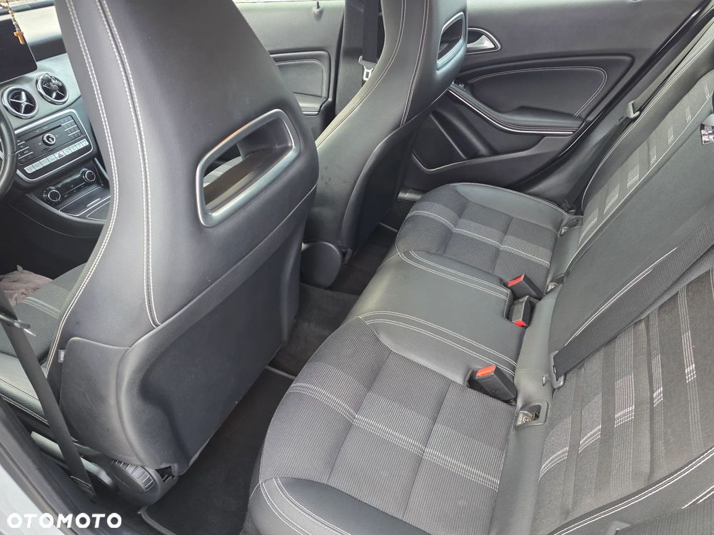 Mercedes-Benz GLA 220 4-Matic Style - 14