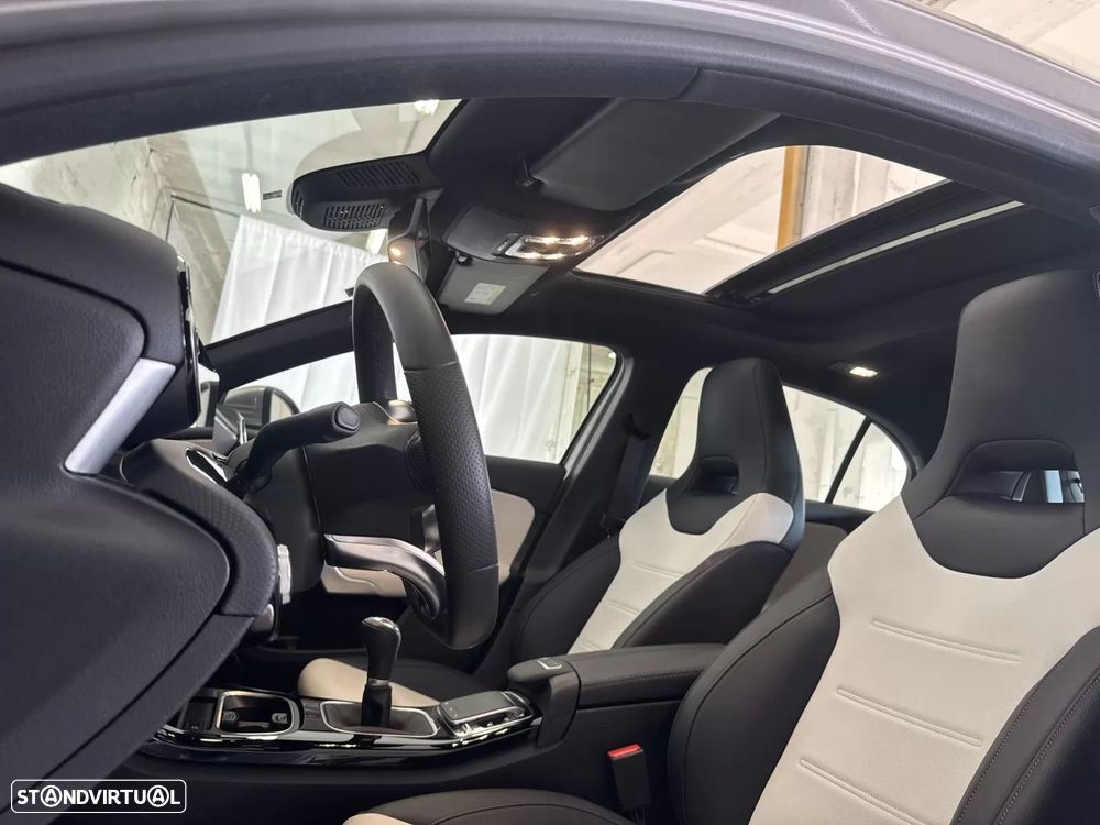 Mercedes-Benz A 200 AMG Line - 31