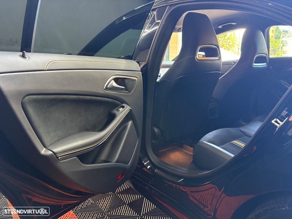 Mercedes-Benz CLA 220 CDI 7G-DCT AMG Line - 33