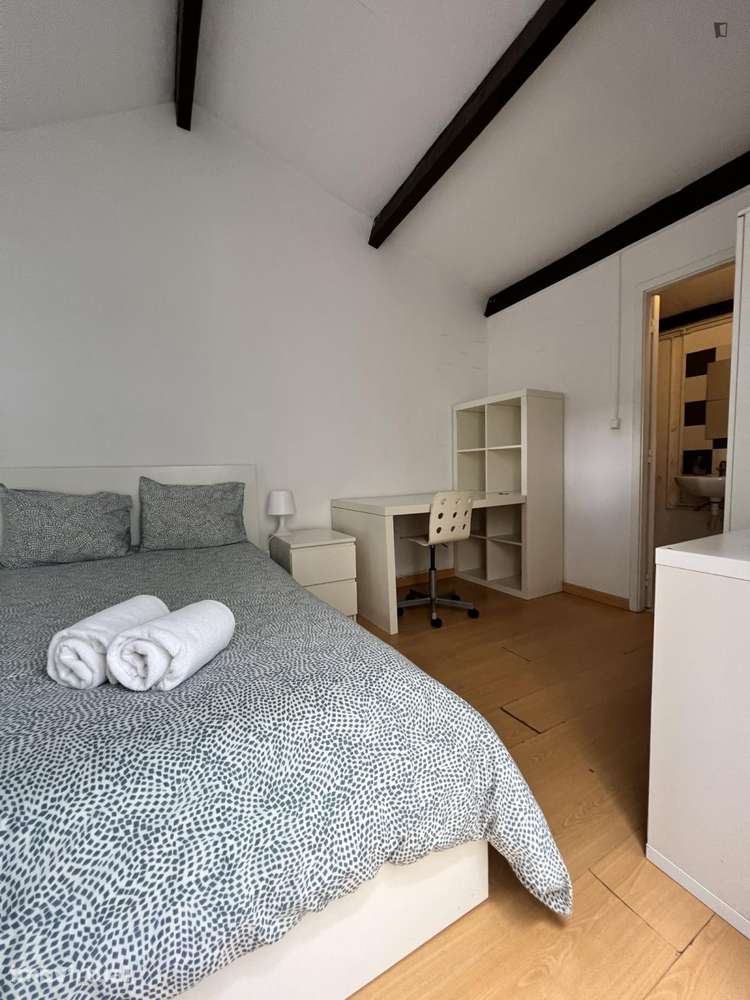 Quarto - localizado em Paranhos Porto - Grande imagem: 5/43