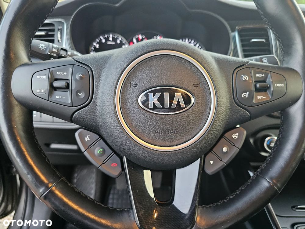 Kia Carens 1.6 GDI L - 21