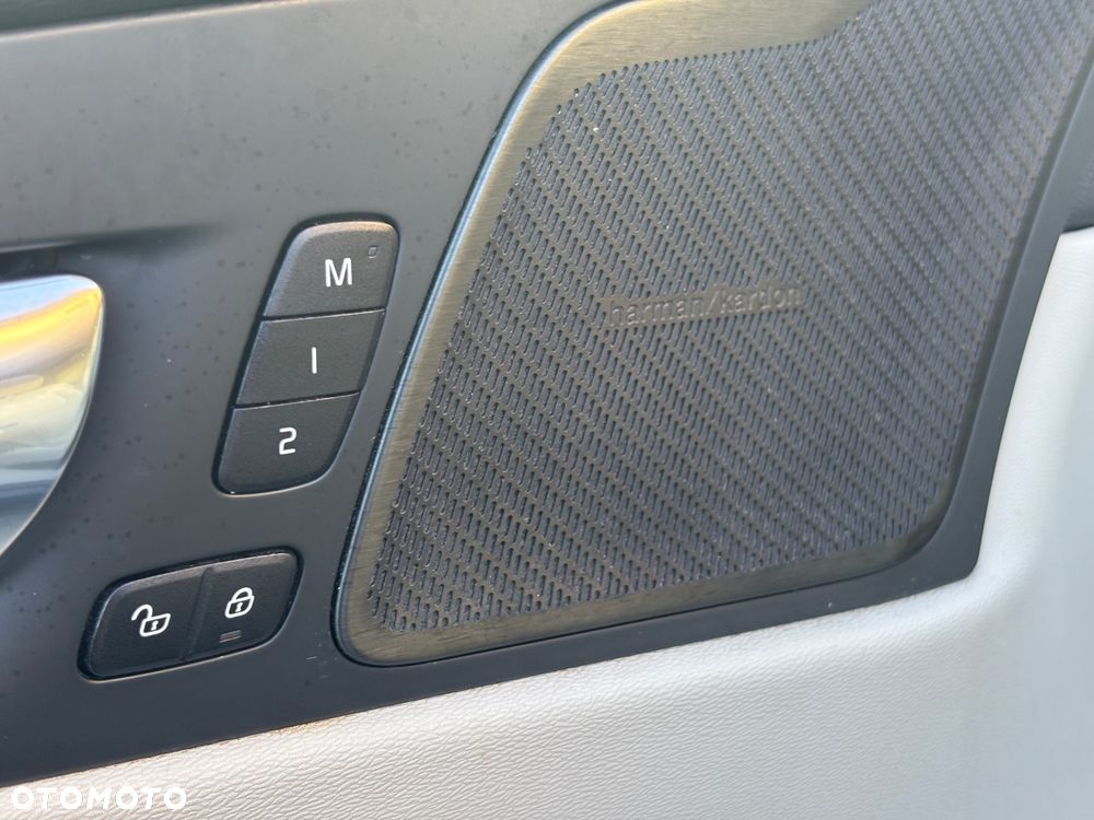 Volvo XC 60 D4 Geartronic Momentum Pro - 17