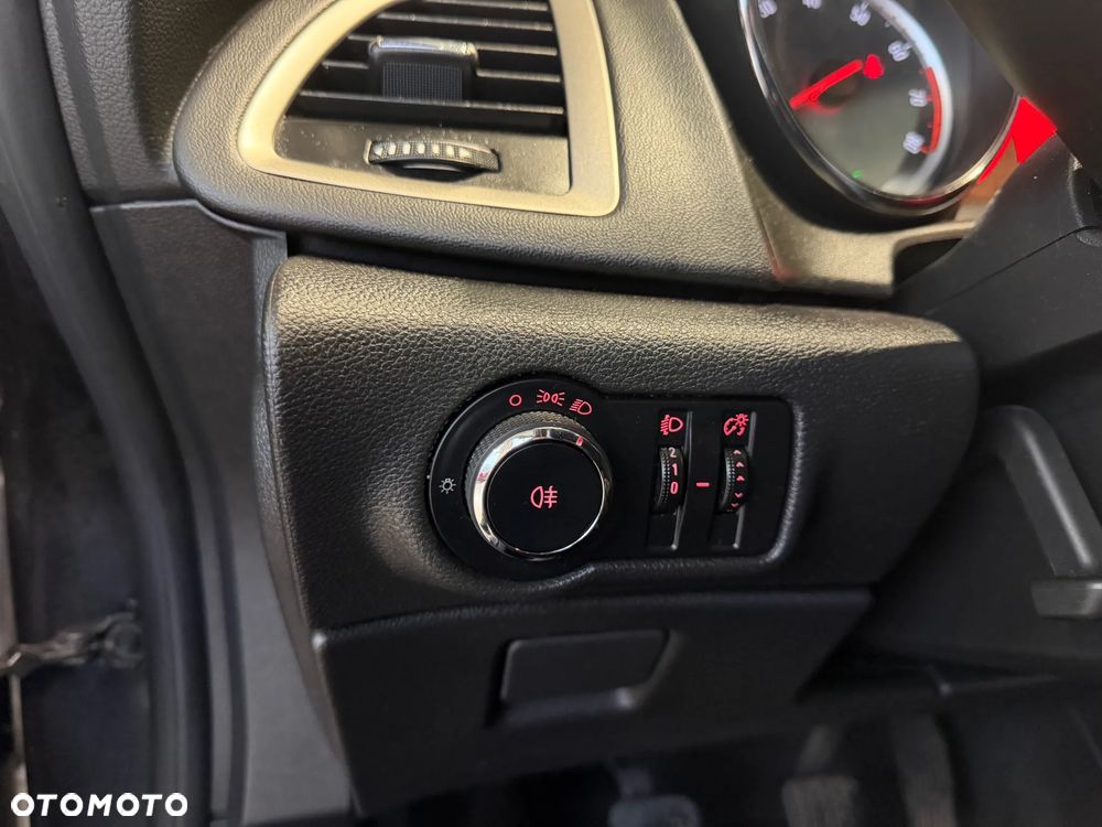 Opel Astra 1.4 Turbo Active - 19