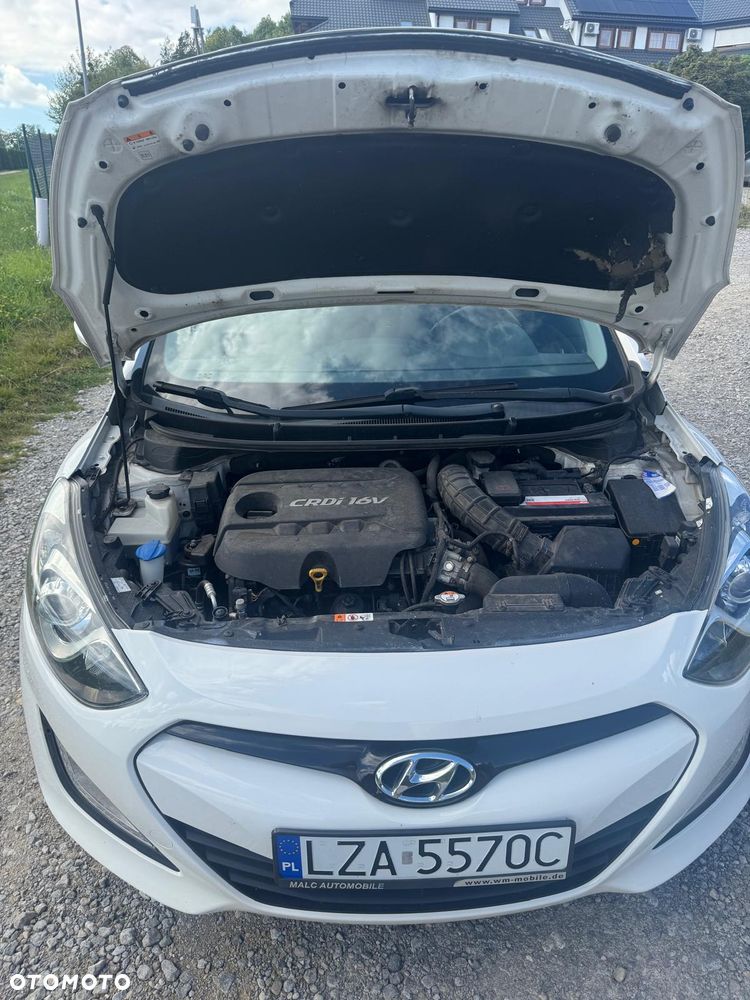 Hyundai i30 blue Kombi 1.6 CRDi Classic Navigation - 18