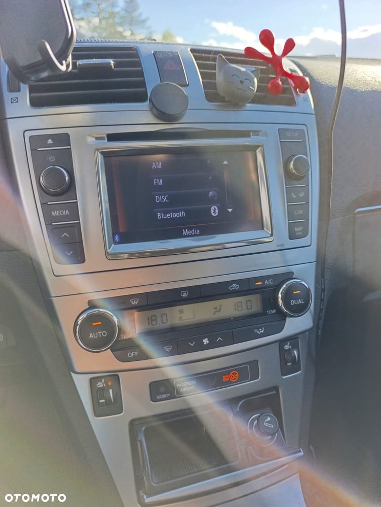 Toyota Avensis - 8